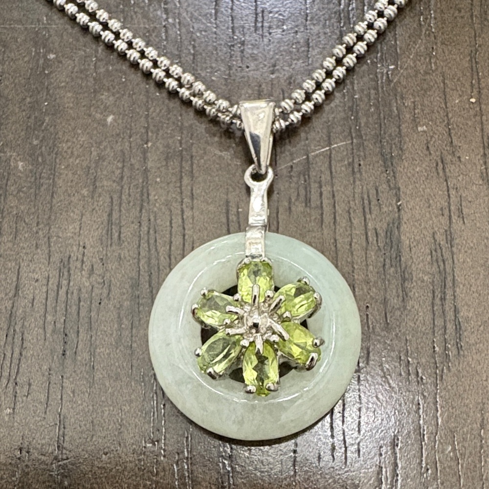 Sterling Silver and  Green Pendant Necklace